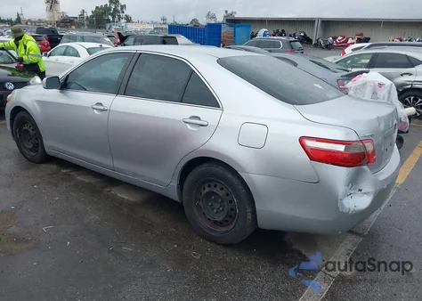 2007 Toyota Camry Le z USA, uszkodzony, nr VIN 4T1BE46K07U187488